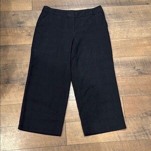 Crown & Ivy Black Ankle Cropped Pants